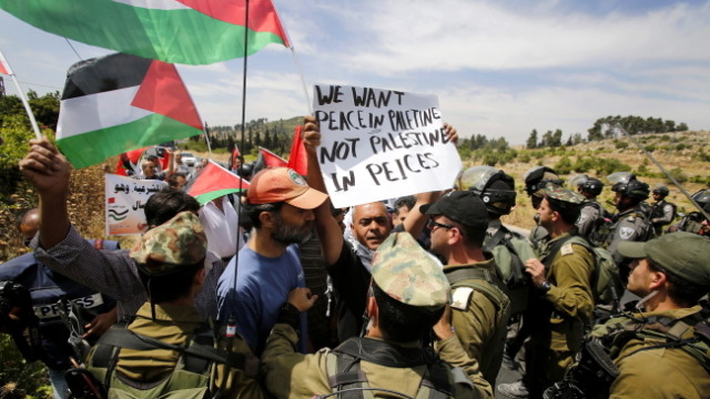 Palestyńczycy poszli do Hagi.<br />
Izraelczycy chcą odrzucenia dokumentów